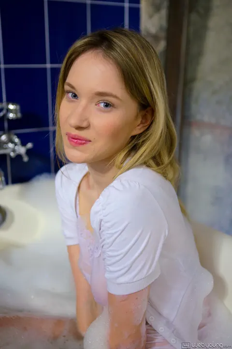Chaynee: Czech Blonde Lesbians Kiss and Finger Each Other in the Bathroom – photo 6 of 18