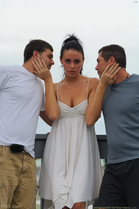 Tall Brunette Has a Threesome Outdoors in High Heels – photo 10 of 20