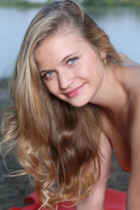 Linden A: Petite Ukrainian Blonde Spreads Outdoors – photo 4 of 21