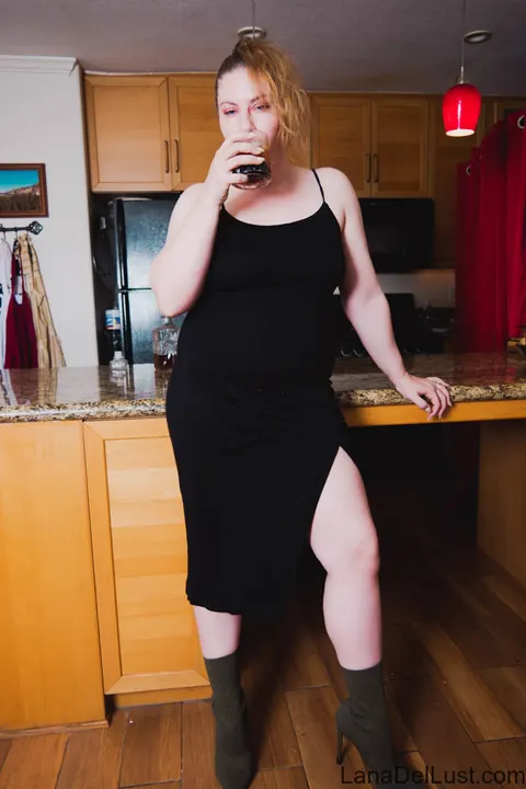 Lana Del Lust: BBW Redhead Poses and Spreads Her Legs While Clothed – photo 3 of 15