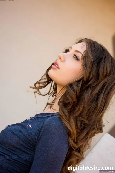 Elena Koshka: Tall Brunette with Small Natural Tits Poses Nude – photo 2 of 21