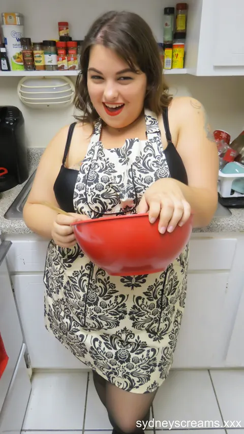 Sydney Screams: Curvy Brunette MILF in Pantyhose Poses in the Kitchen – photo 1 of 16