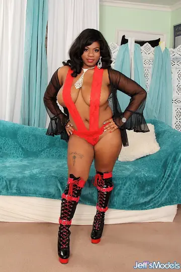 Ebony BBW with Big Tits Gets Fucked and Takes a Facial