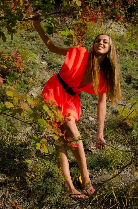 Sofy B: Skinny Brunette Spreads Her Pussy Outdoors in a Dress – photo 3 of 21
