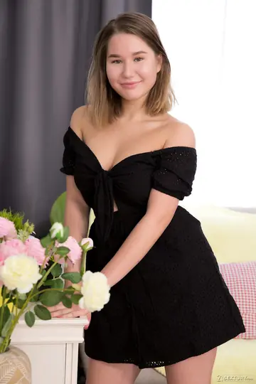 Amalia Davis – Busty Russian Brunette Takes Anal Creampie Doggy Style