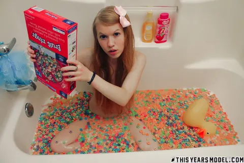 Skinny Redhead Spreads Her Pussy in the Bathroom – photo 2 of 15