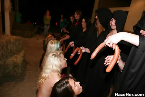 Women in Glasses Share a Dildo in a Lesbian Group Session – photo 11 of 16