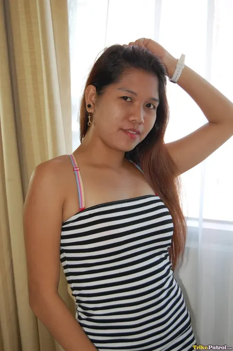 Asian MILF Pulls Panties Aside to Show Her Shaved Pussy – photo 7 of 21