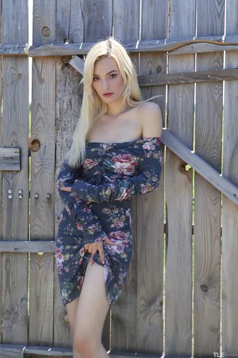 Kira W: Slim Ukrainian Blonde Has Lesbian Sex Outdoors – photo 4 of 21