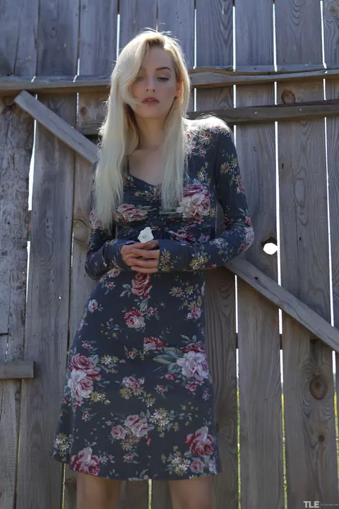 Kira W: Slim Ukrainian Blonde Has Lesbian Sex Outdoors – photo 2 of 21