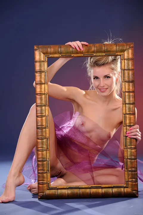 Lisi A: Athletic Blonde Strips and Poses Nude – photo 16 of 21
