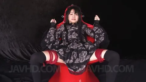 Hikaru Momose: Japanese MILF Masturbates with a Dildo While Restrained and Oiled – photo 1 of 15