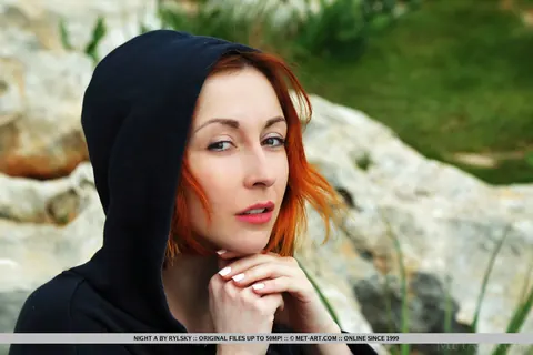 Thick Pale Redhead Spreads Her Hairy Pussy on a Hill – photo 1 of 18