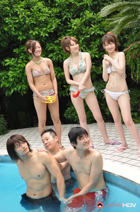 Slim Japanese Brunette in a Bikini Gets Fingered at the Pool – photo 6 of 20