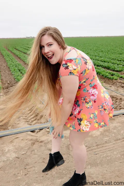 Lana Del Lust: BBW Redhead Shows Off Her Big Tits and Ass Outdoors – photo 14 of 15