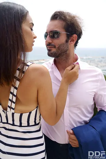 Ginebra Bellucci – Brunette Gives a Blowjob Outdoors