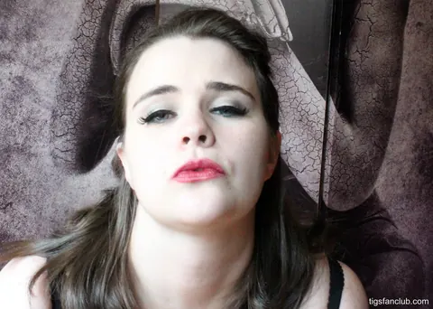 Tiggle Bitties: Tall Pale MILF Shows Her Big Natural Tits in Lingerie – photo 13 of 15