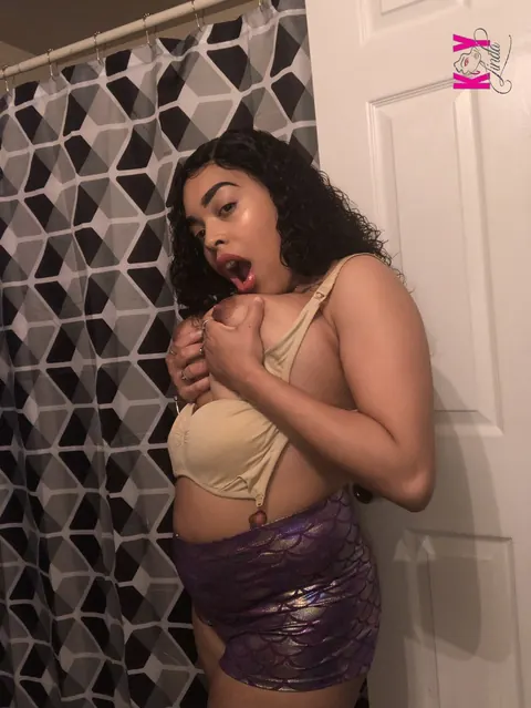 Soykay Linda: Latina with Big Tits Strips Nude – photo 3 of 14