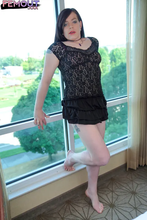 Curvy Trans Woman Undresses to Reveal Her Figure – photo 3 of 16
