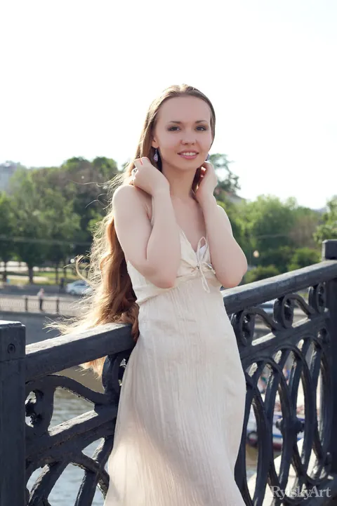 Virginia Sun: Slim Brunette Strips Out of Her Dress in the Open Air – photo 2 of 16