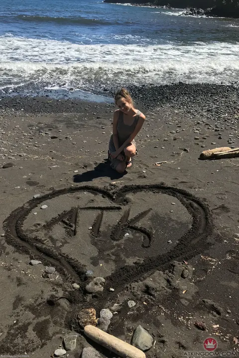 Kyler Quinn: Petite Brunette Spreads Her Pussy on a Public Beach – photo 18 of 21
