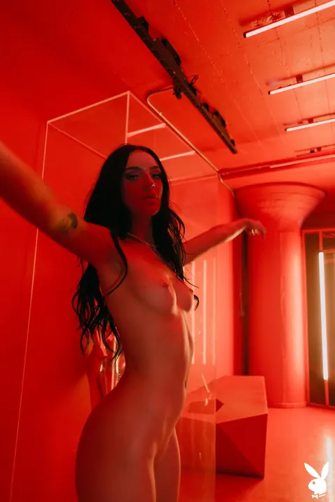 Ashlyn Chere: Slim Brunette Shows Off Her Body in Latex and High Heels – photo 13 of 21