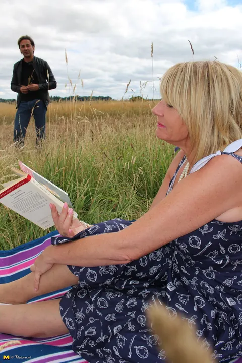 Amy Goodhead: Thick British MILF Gets Fucked Doggy Style Outdoors in a Skirt – photo 2 of 16