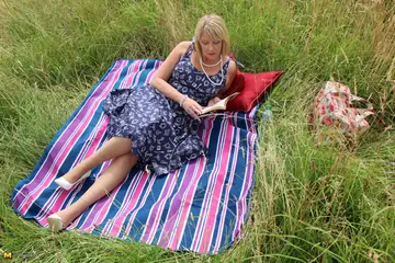 Thick British MILF Gets Fucked Doggy Style Outdoors in a Skirt