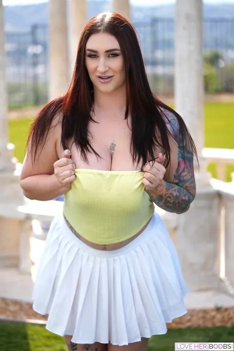 Avalon Mira: Tattooed BBW Strips Nude and Shows Off Her Big Tits and Ass – photo 1 of 20