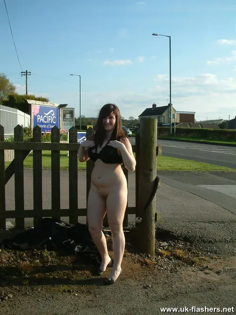 BBW Brunette Strips Nude Outdoors in Heels – photo 12 of 16