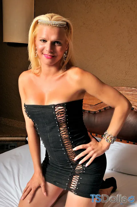 Slim Blonde Trans Woman Strokes to Cumshot – photo 2 of 21