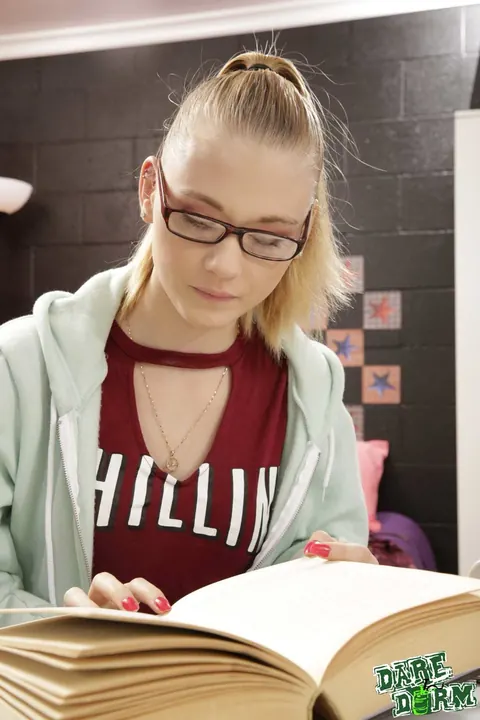 Alex More: Tattooed Woman in Shorts and Glasses Sucks and Strokes Multiple Men – photo 2 of 21