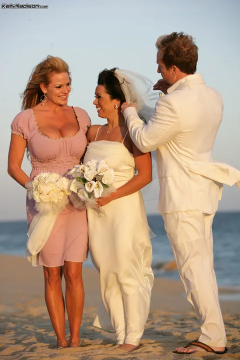 Kelly Madison & Sienna West: Busty Latina MILF Has Sex on the Beach – photo 6 of 16