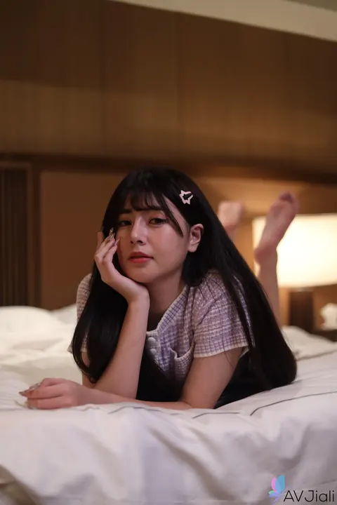 Asian Woman Rides Outdoors Then Sucks in a Hotel – photo 7 of 20