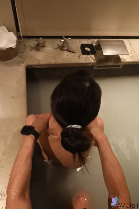 Asian Woman Rides Outdoors Then Sucks in a Hotel – photo 10 of 20