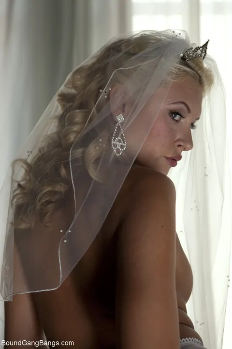 Katie Summers: Busty Blonde Bride Undresses for Bondage Lingerie Poses – photo 18 of 20