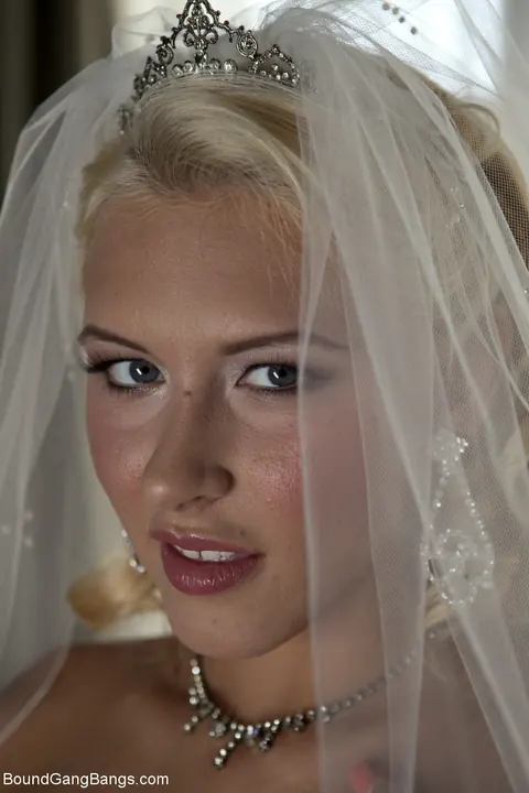 Katie Summers: Busty Blonde Bride Undresses for Bondage Lingerie Poses – photo 14 of 20