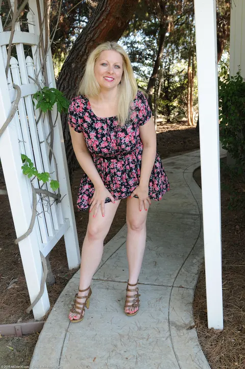 Zoey Tyler: Busty Blonde MILF Strips Nude Outdoors – photo 1 of 20