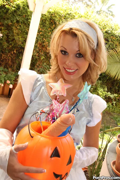 Ashley Coda: Blonde MILF Plays with a Dildo Outdoors on Halloween – photo 4 of 17