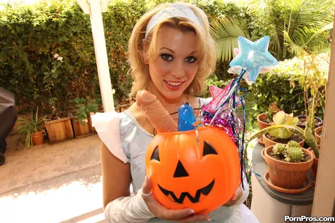 Ashley Coda: Blonde MILF Plays with a Dildo Outdoors on Halloween – photo 15 of 17