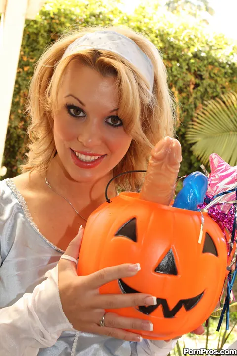 Ashley Coda: Blonde MILF Plays with a Dildo Outdoors on Halloween – photo 7 of 17