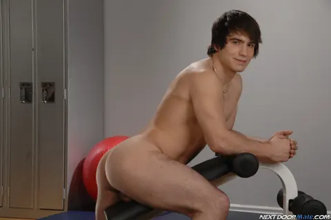 Thick Hairy Stud Flaunts His Athletic Body – photo 19 of 21