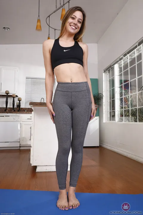 Avery Cristy: Tall Redhead Strips Out of Her Yoga Pants and Spreads on a Mat – photo 4 of 20