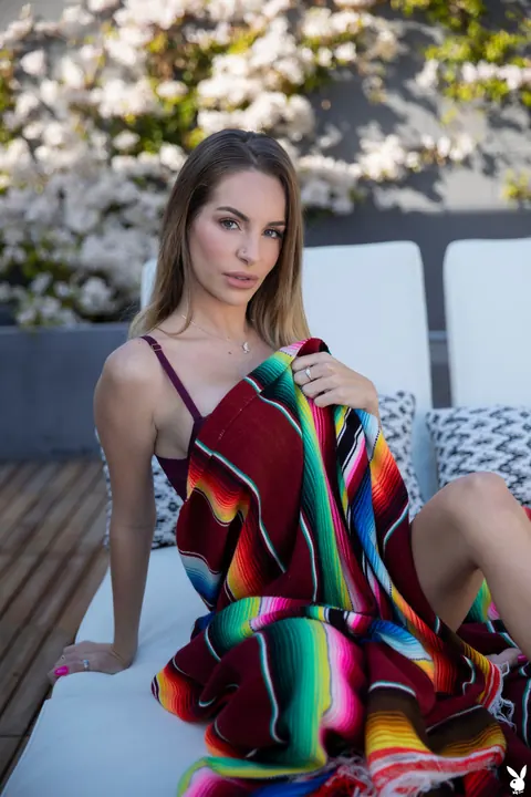Kimmy Granger: Petite Curvy Brunette Spreads Her Pussy in the Open Air – photo 2 of 20
