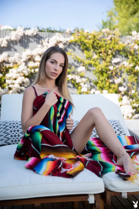 Kimmy Granger: Petite Curvy Brunette Spreads Her Pussy in the Open Air – photo 1 of 20