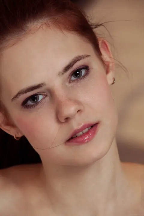Juliett Lea: Slim Ukrainian Redhead Strips and Spreads Her Holes – photo 17 of 21