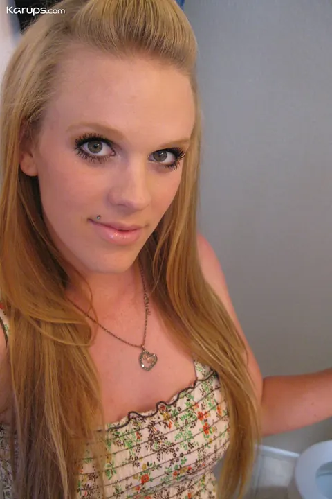 Hydii May: Blonde with Big Natural Tits Spreads Her Pussy and Ass – photo 1 of 20