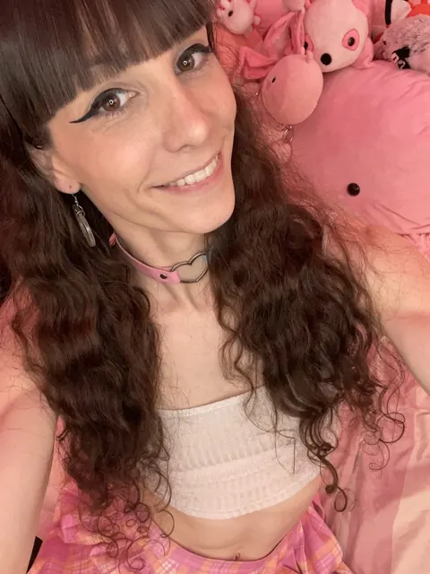 Trans Woman Lifts Her Skirt and Pulls Aside Her Panties – photo 9 of 14