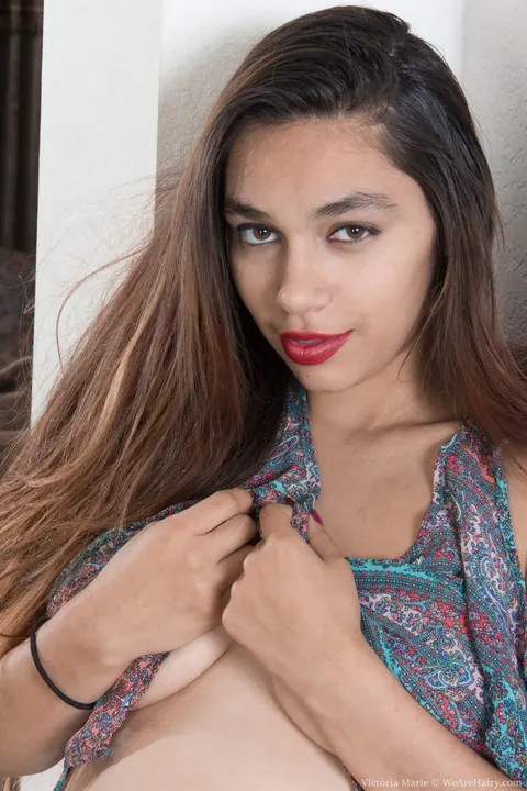 Victoria Marie: Hairy Latina in Shorts Spreads Her Legs Wide – photo 2 of 17