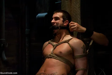 Two Men in Rope Bondage Test Their Restraints – photo 18 of 21